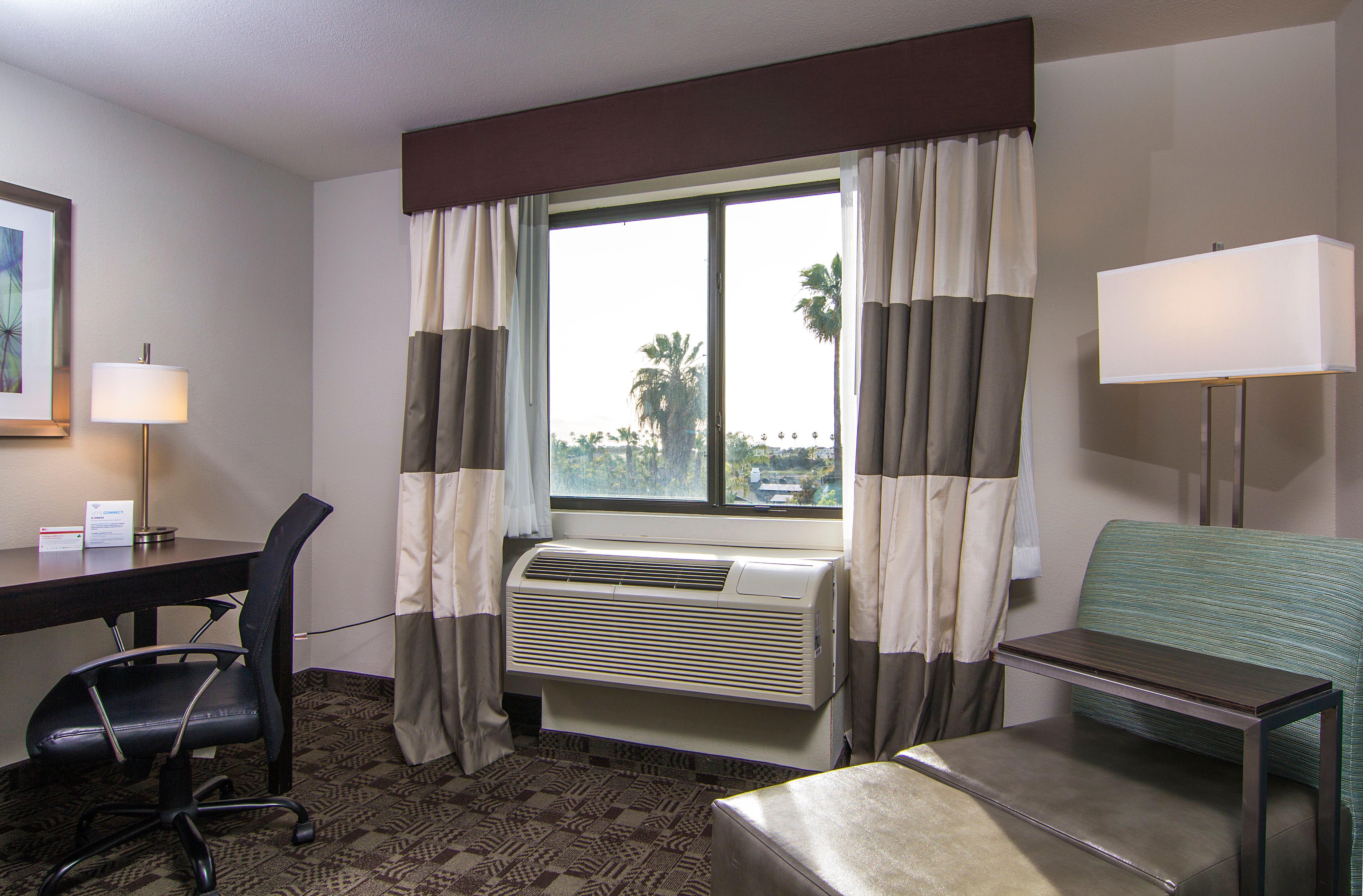 Holiday Inn Express Hotel & Suites Carlsbad Beach By Ihg Εξωτερικό φωτογραφία